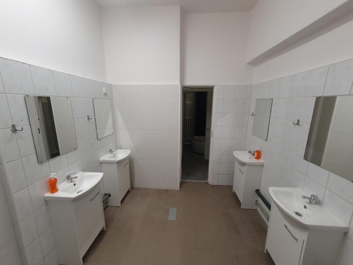 Vasylok Hostel Warsaw Ngoại thất bức ảnh