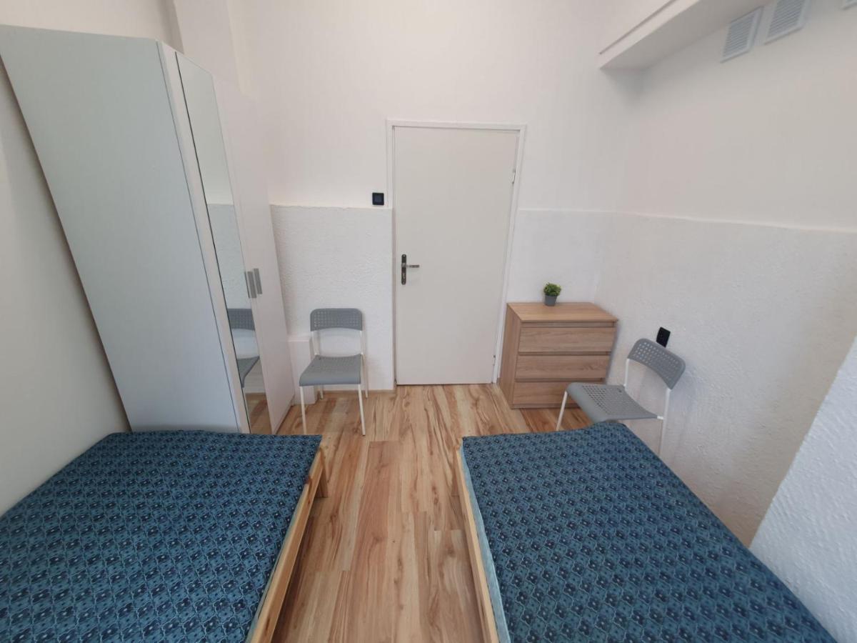Vasylok Hostel Warsaw Ngoại thất bức ảnh