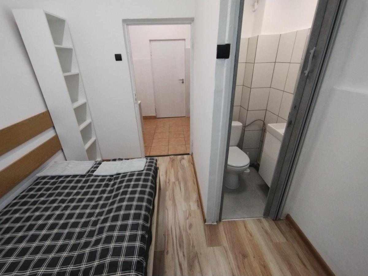 Vasylok Hostel Warsaw Ngoại thất bức ảnh